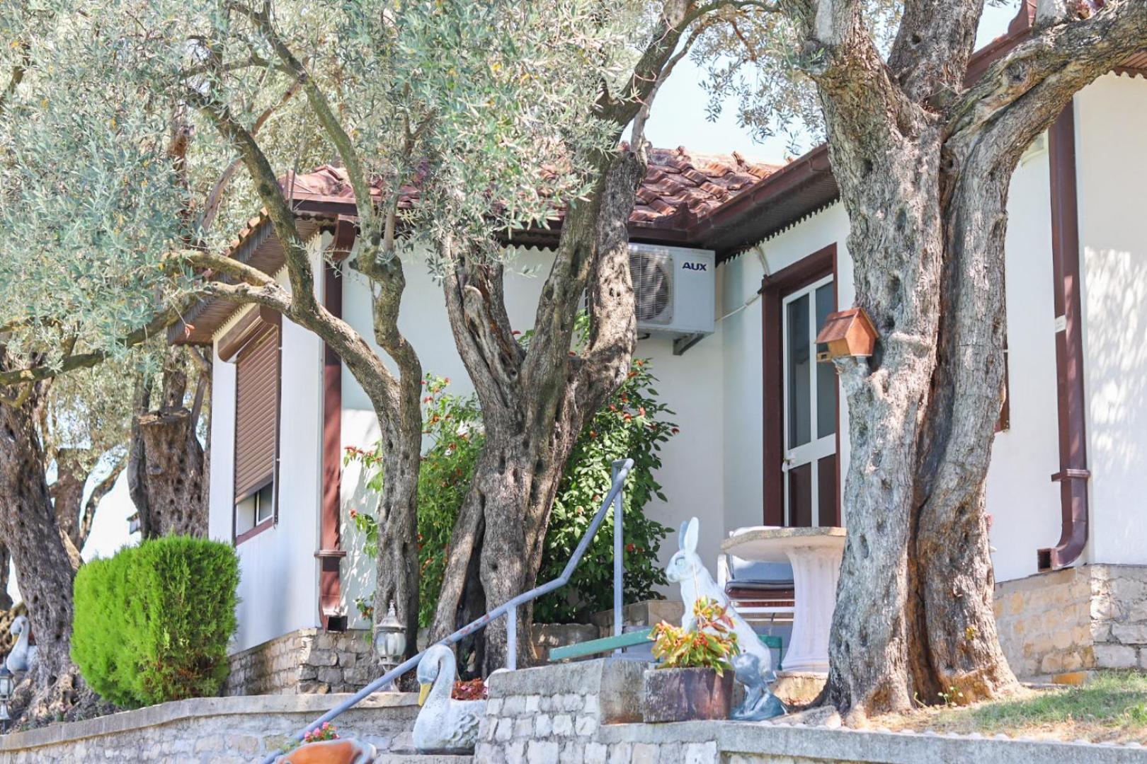 Hilja's Oliven Garden Bungalows Ulcinj Exteriör bild