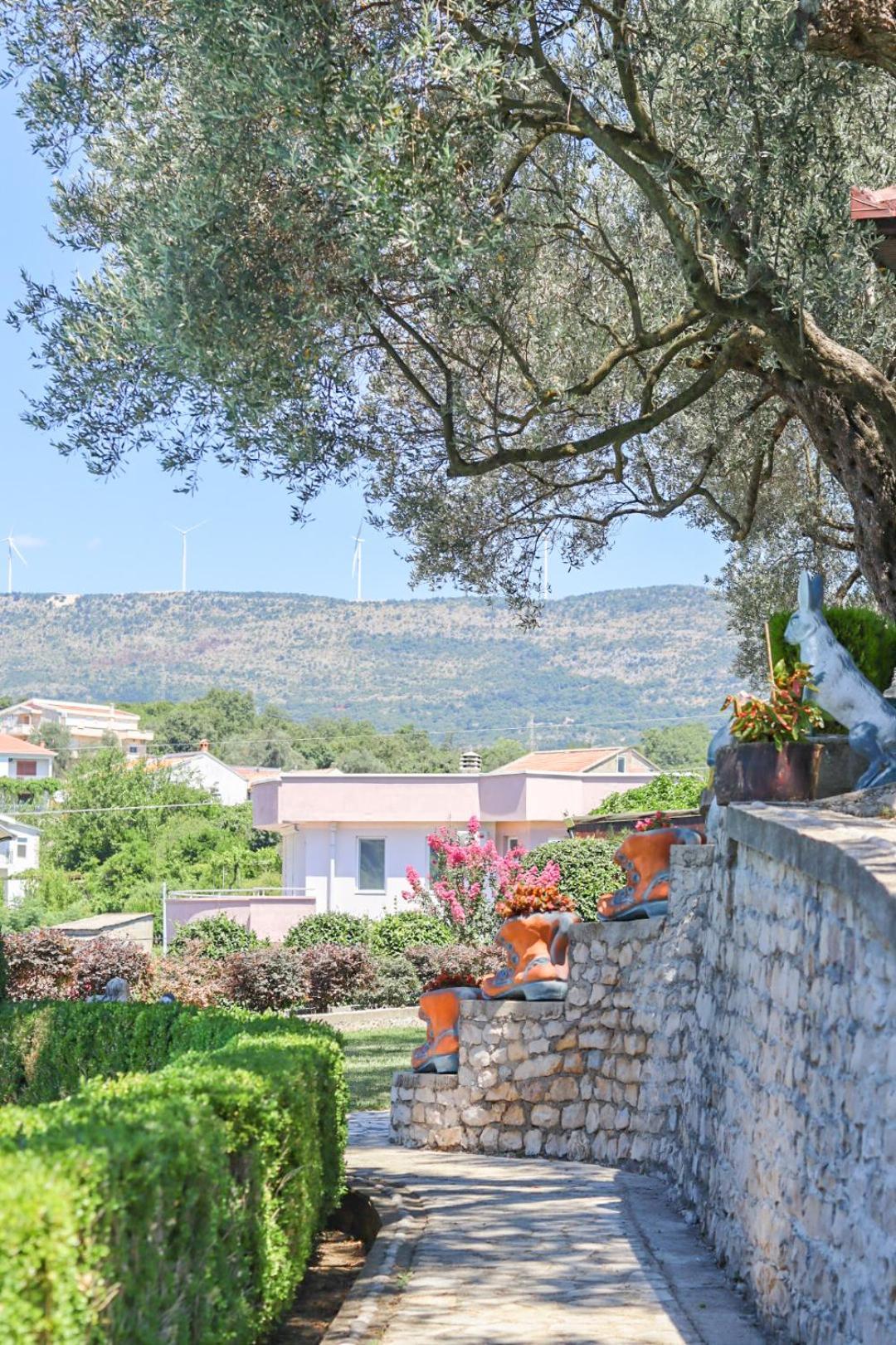 Hilja's Oliven Garden Bungalows Ulcinj Exteriör bild